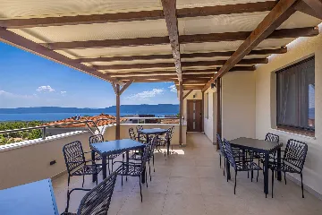 Linardići 2-Bedroom Apartment with Heated Pool