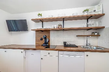 Linardići 2-Bedroom Apartment with Heated Pool