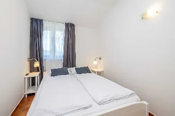 Linardići 2-Bedroom Apartment with Heated Pool