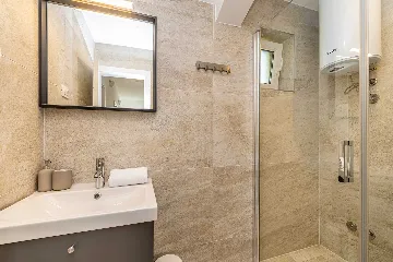 Linardići 2-Bedroom Apartment with Heated Pool