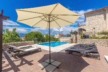 4-Bedroom Villa with Private Pool in Linardići