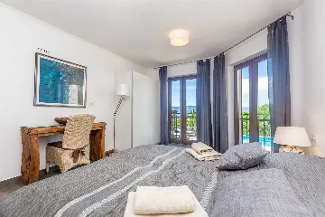 4-Bedroom Villa with Private Pool in Linardići