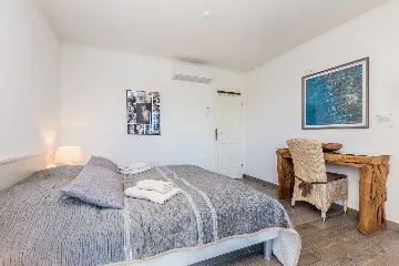 4-Bedroom Villa with Private Pool in Linardići