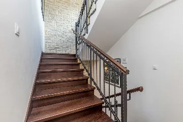 4-Bedroom Villa with Private Pool in Linardići