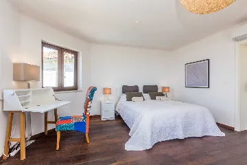 4-Bedroom Villa with Private Pool in Linardići