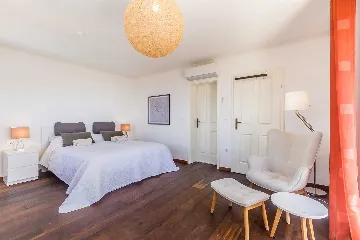 4-Bedroom Villa with Private Pool in Linardići