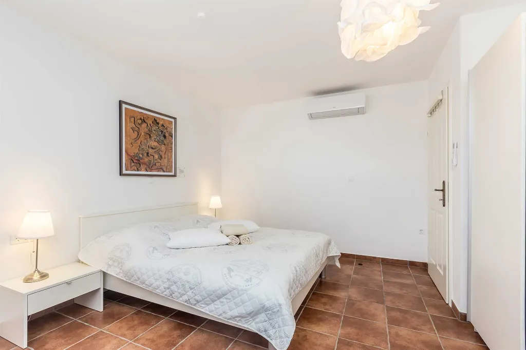 4-Bedroom Villa with Private Pool in Linardići
