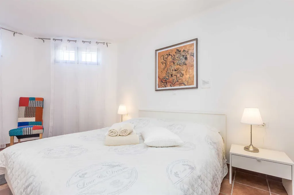 4-Bedroom Villa with Private Pool in Linardići