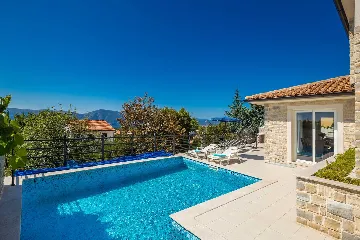 4-Bedroom Villa in Linardići with Heated Pool