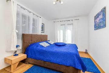 4-Bedroom Villa in Linardići with Heated Pool