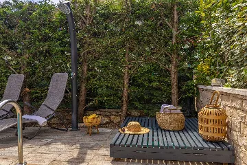 Four-Bedroom House in Linardići for 8 Guests