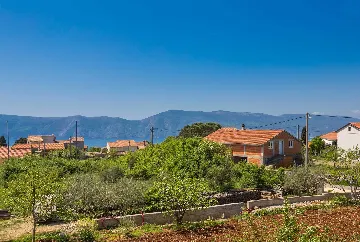 Four-Bedroom House in Linardići for 8 Guests