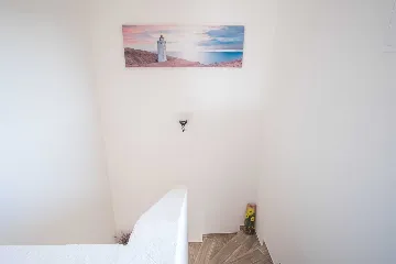 Four-Bedroom House in Linardići for 8 Guests