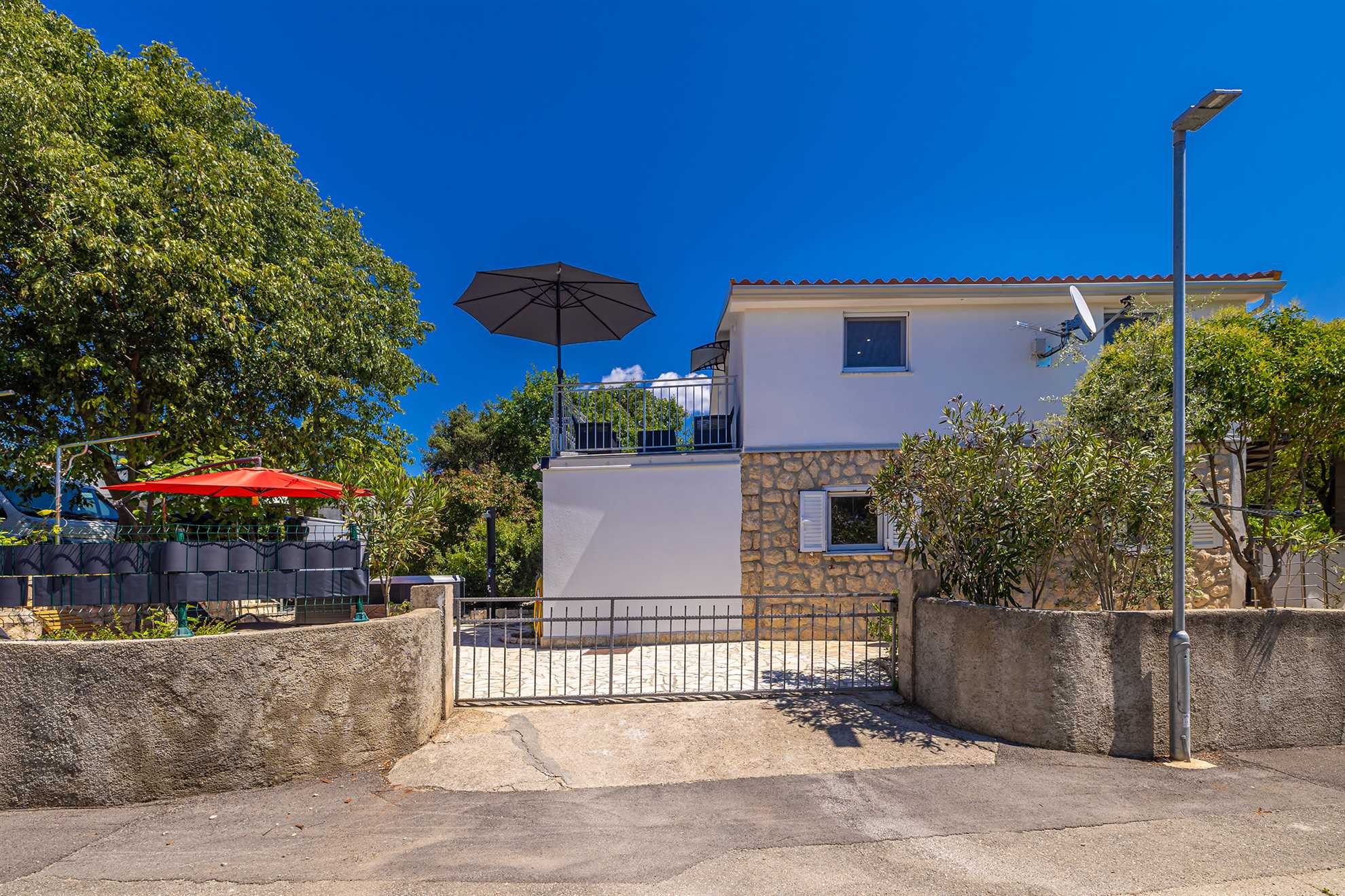 Ferienhaus MICHAEL mit Gemeinschaftspool und privatem Whirlpool
