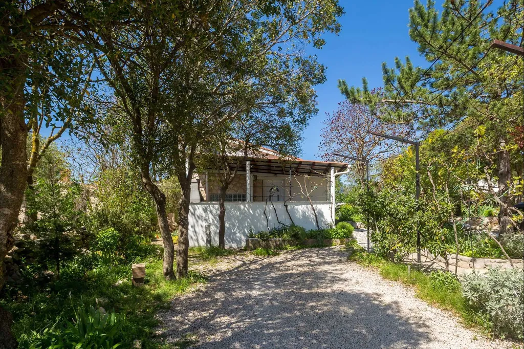 House in Pinezići for up to 6 guests with Jacuzzi