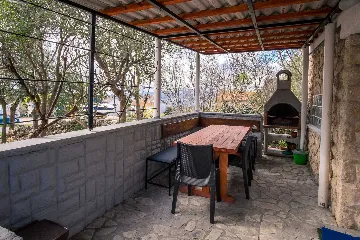 House in Pinezići for up to 6 guests with Jacuzzi