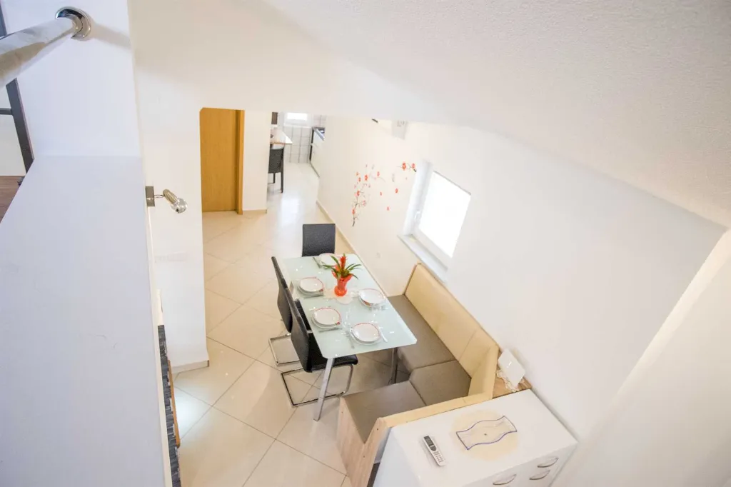 House in Pinezići for up to 6 guests with Jacuzzi