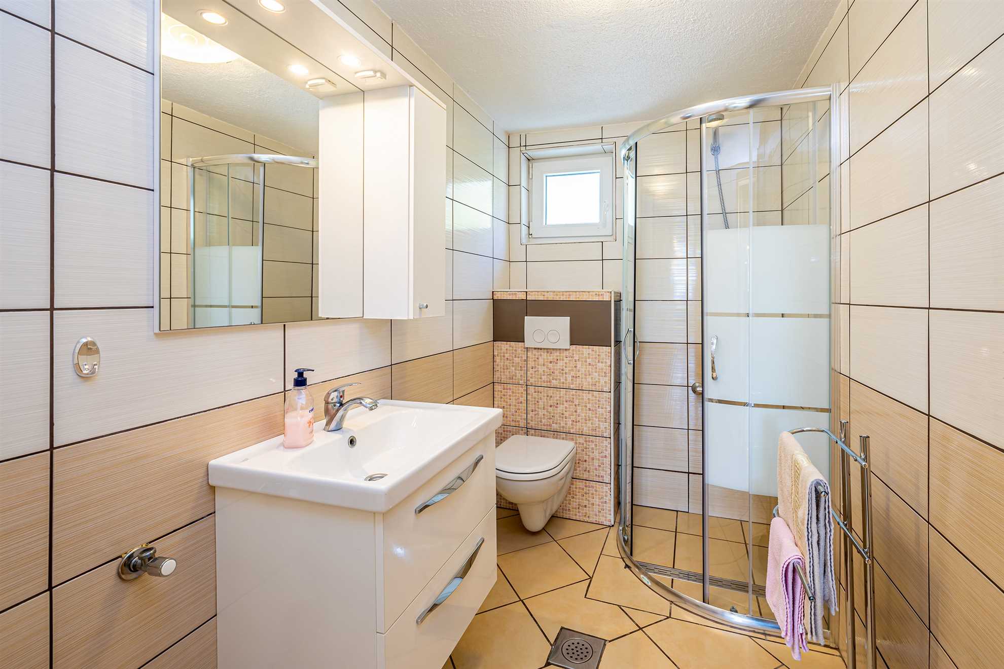 Ferienhaus MICHAEL mit Gemeinschaftspool und privatem Whirlpool