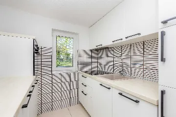 House in Pinezići for up to 6 guests with Jacuzzi