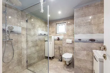 House in Pinezići for up to 6 guests with Jacuzzi