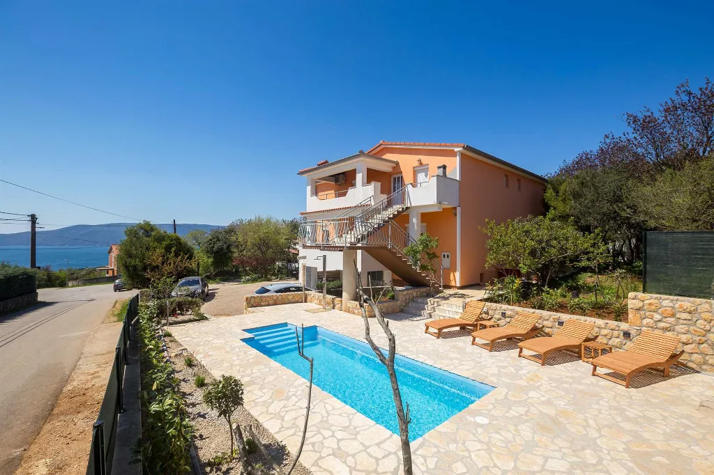 Apartment in Pinezići with Sea View and Pool