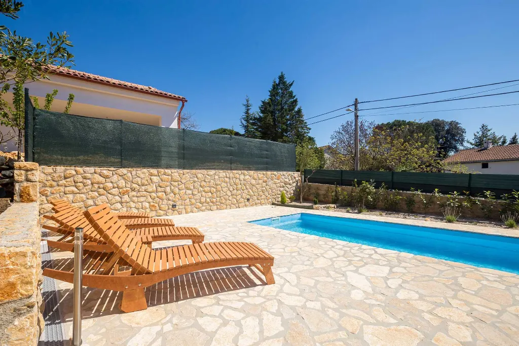 Apartment in Pinezići with Sea View and Pool