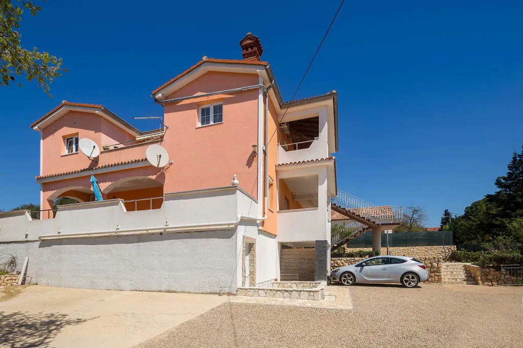Apartment in Pinezići with Sea View and Pool