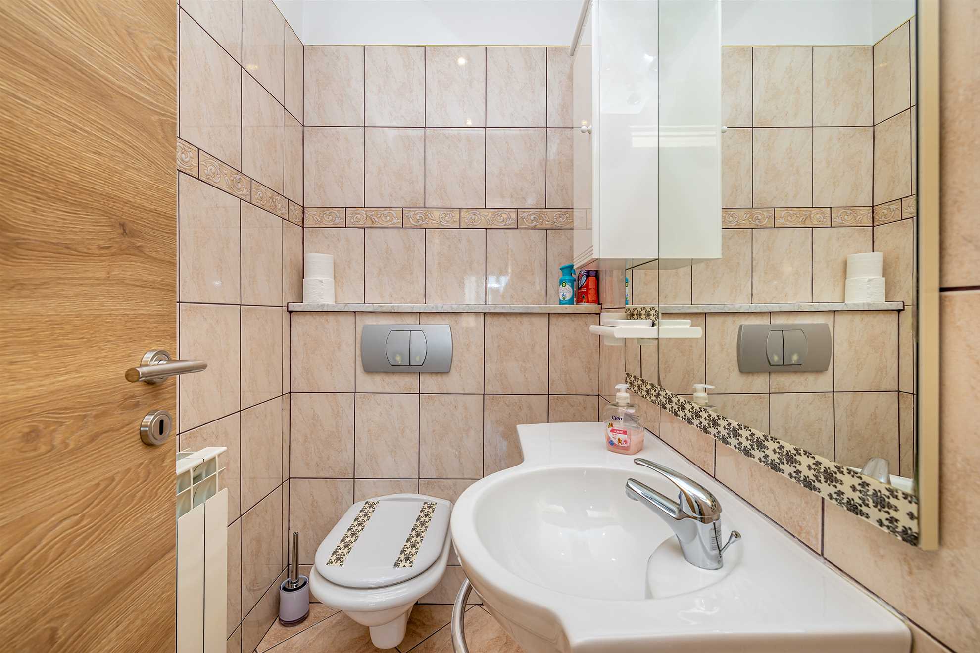 Apartman JENNY 1 s bazenom i pogledom na more