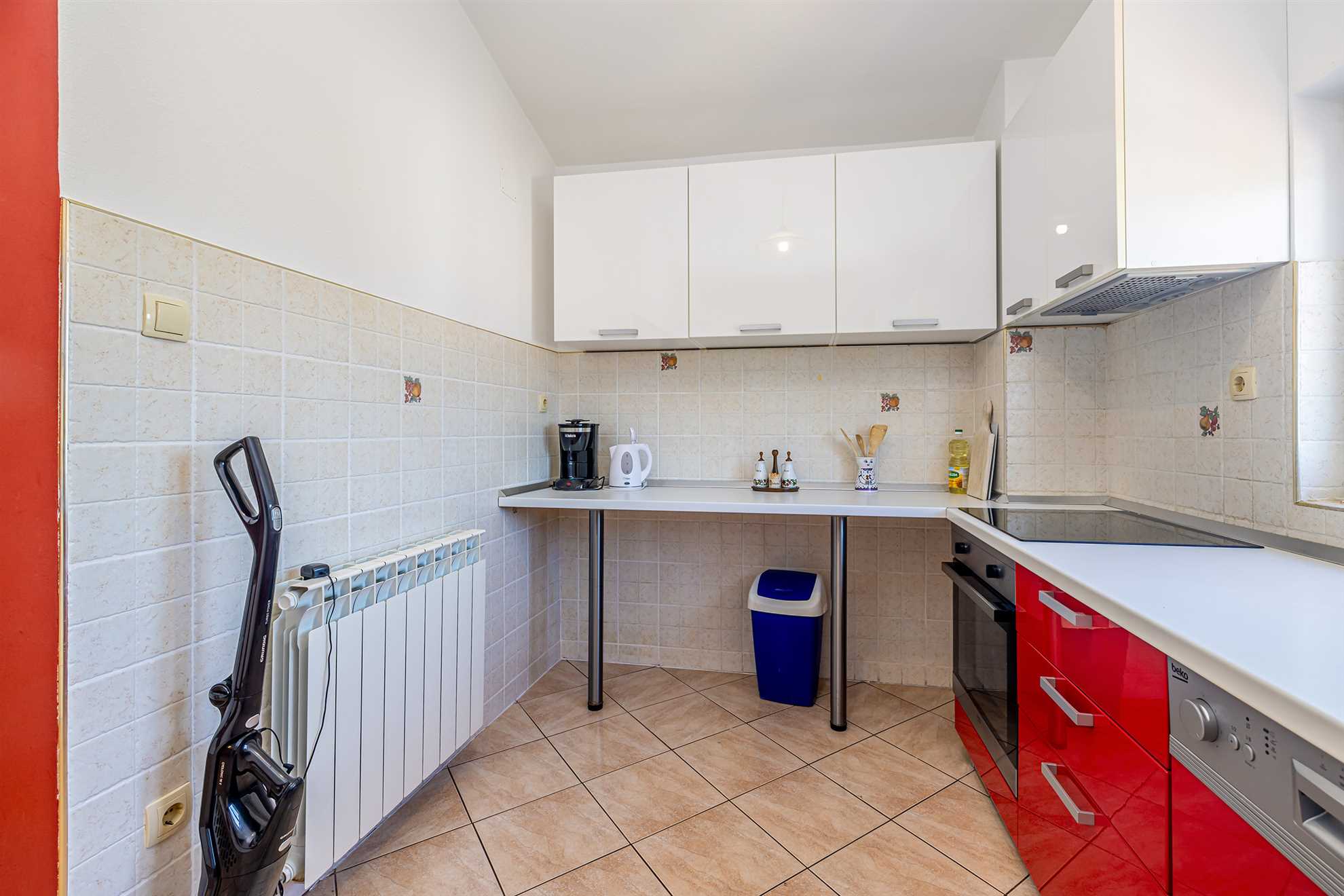 Apartman JENNY 1 s bazenom i pogledom na more