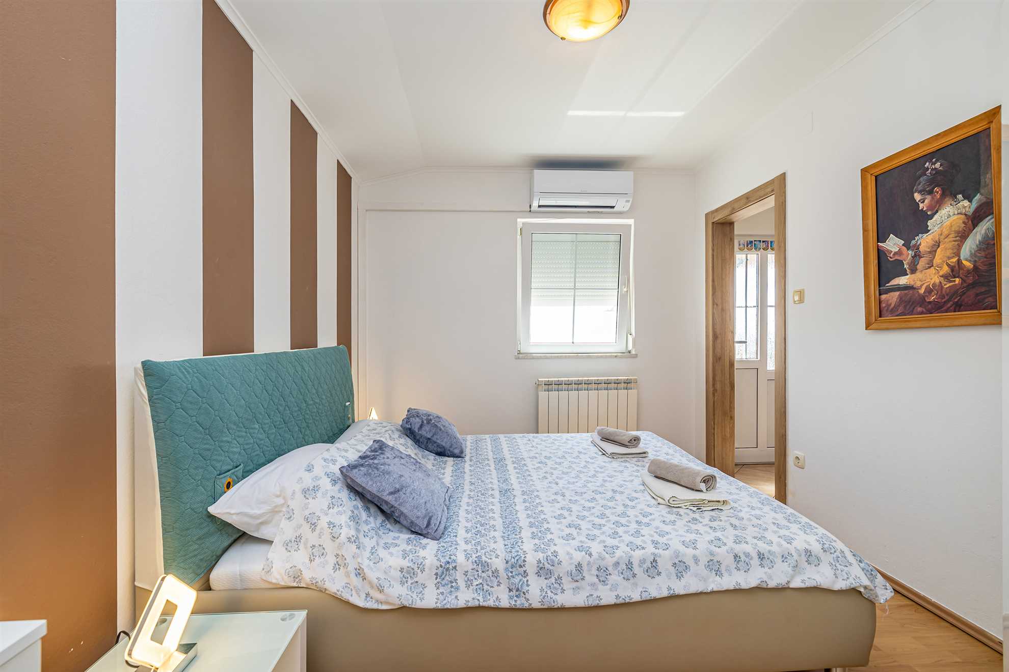 Apartman JENNY 1 s bazenom i pogledom na more