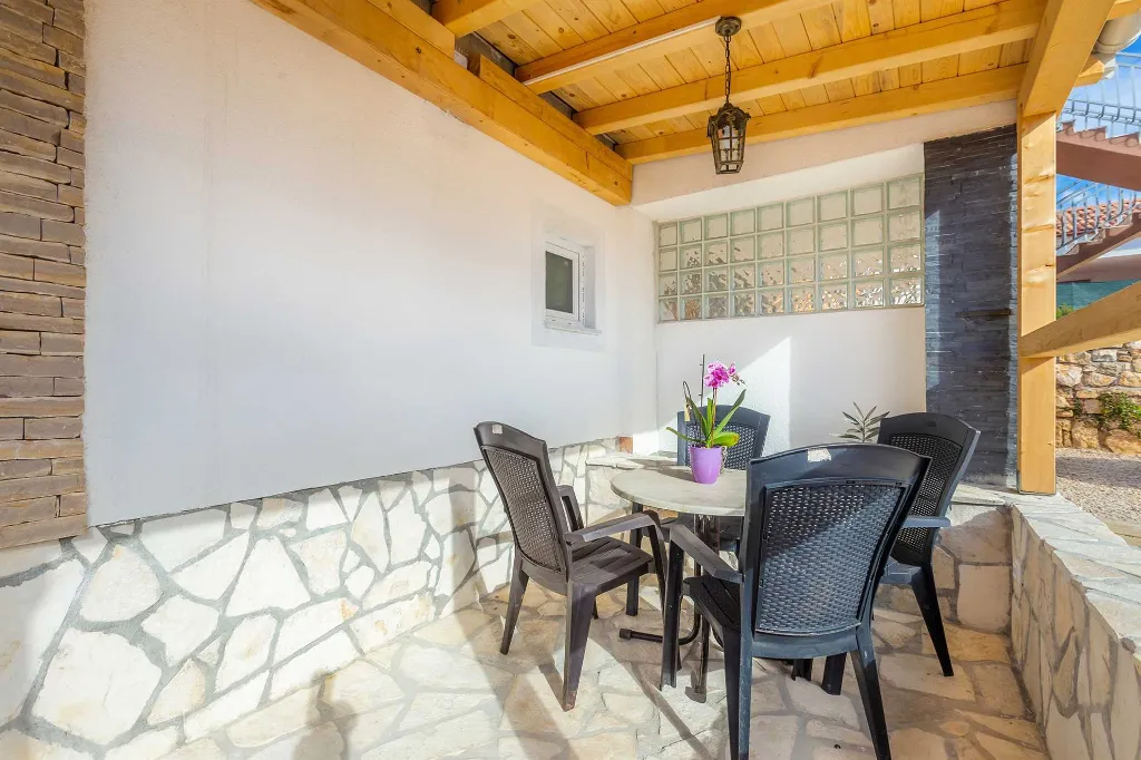 1-Bedroom Apartment in Pinezići for 3 Guests