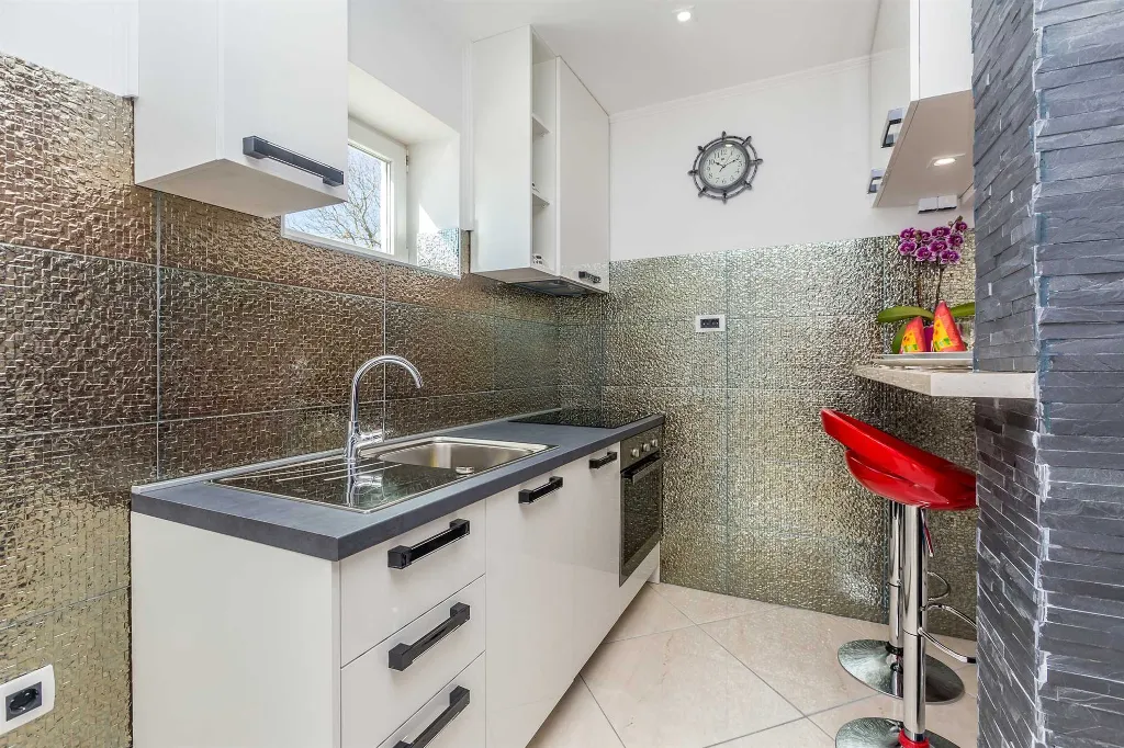 1-Bedroom Apartment in Pinezići for 3 Guests