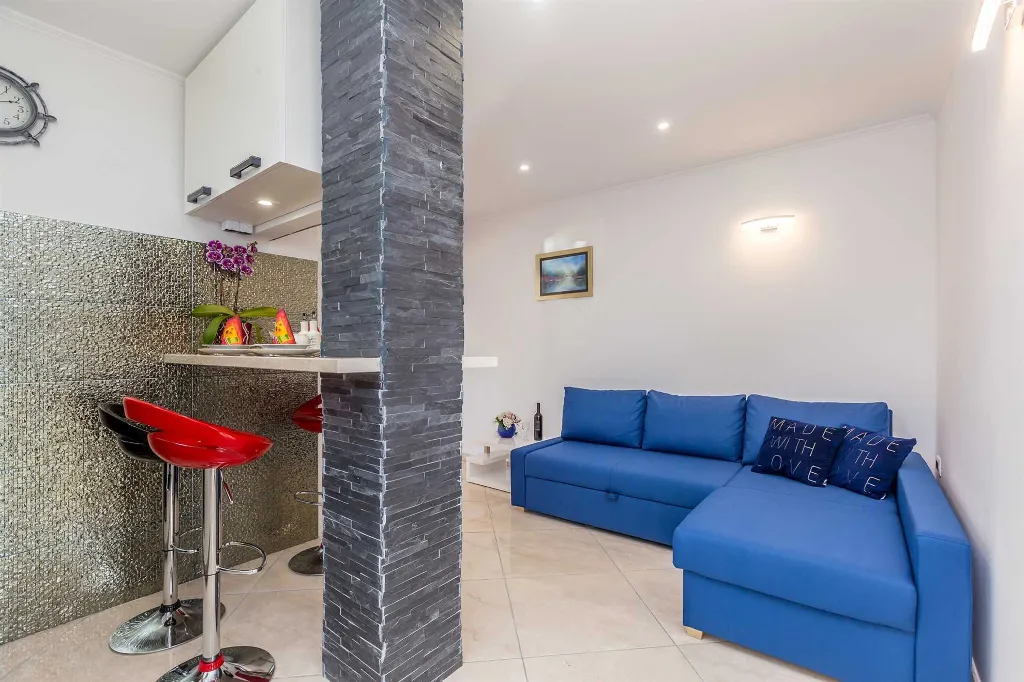 1-Bedroom Apartment in Pinezići for 3 Guests