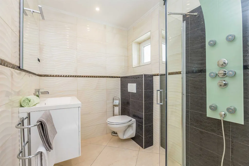 1-Bedroom Apartment in Pinezići for 3 Guests