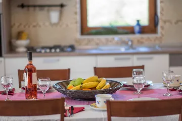 4-Bedroom House in Linardići for up to 8 Guests