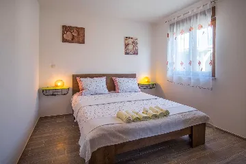4-Bedroom House in Linardići for up to 8 Guests