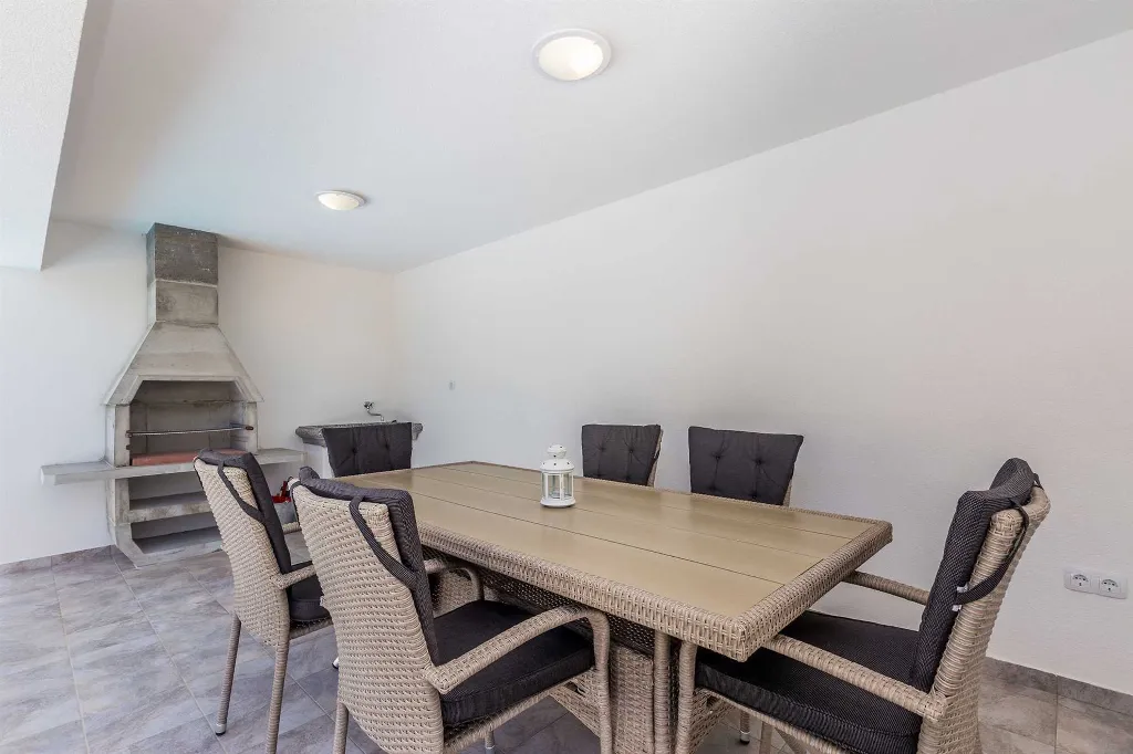 Krk 3-Bedroom Apartment with Private Pool
