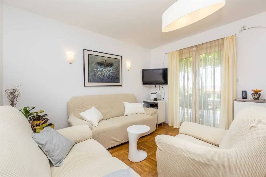 Krk 3-Bedroom Apartment with Private Pool