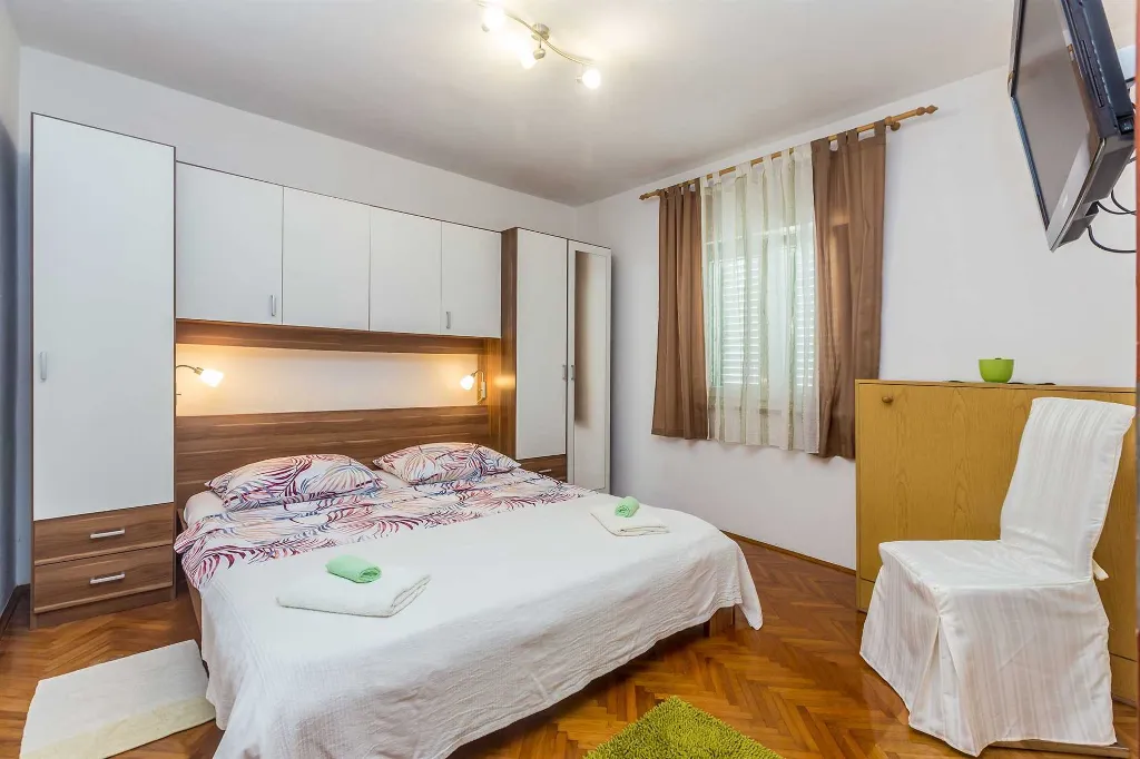Krk 3-Bedroom Apartment with Private Pool