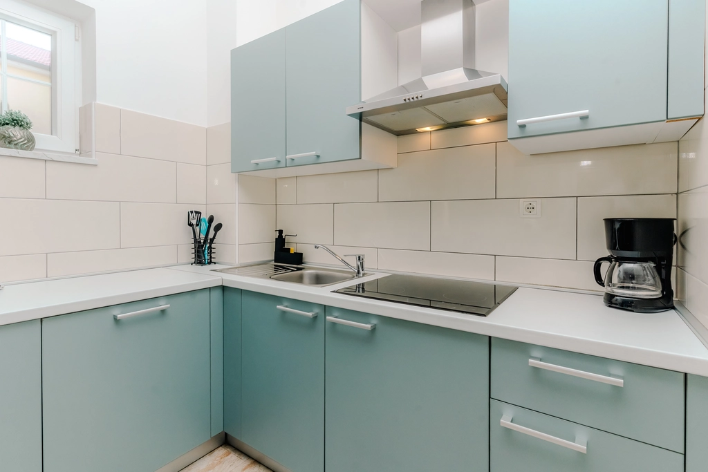 4-Bedroom Holiday House for up to 10 in Vrh
