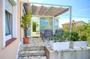 Linardići 3-Bedroom House with Private Pool & Jacuzzi