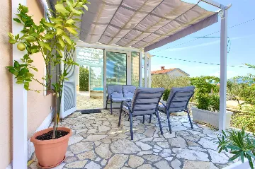 Linardići 3-Bedroom House with Private Pool & Jacuzzi