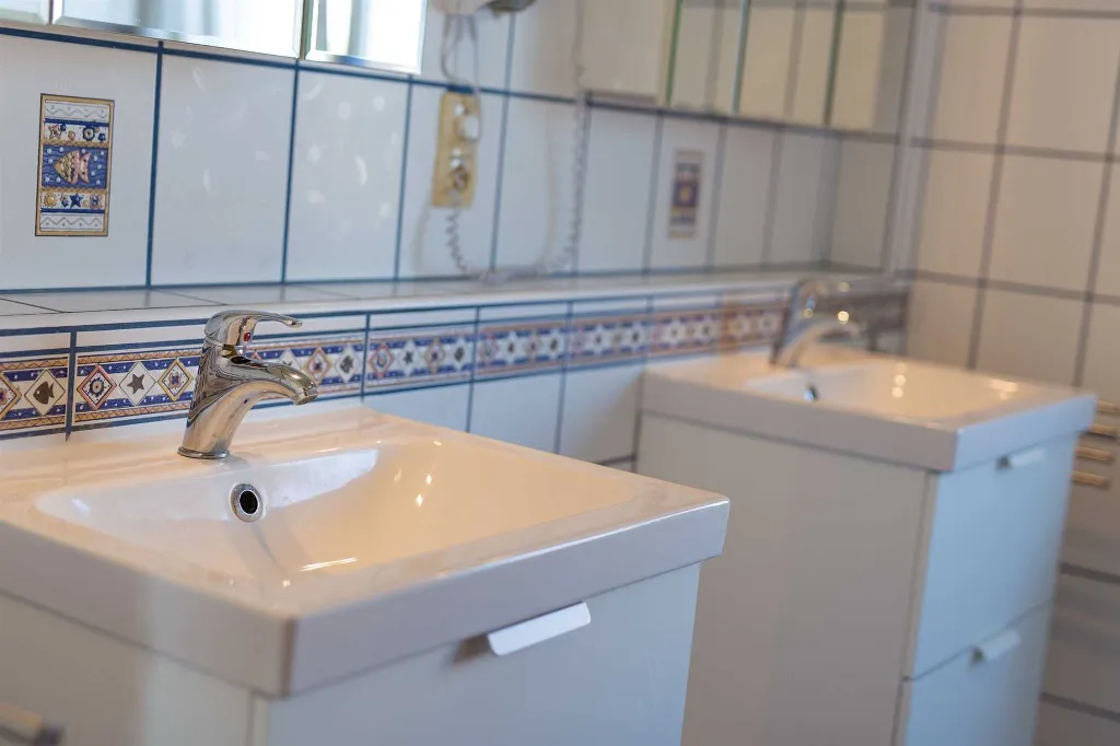 Linardići 3-Bedroom House with Private Pool & Jacuzzi
