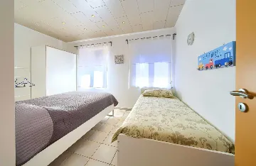 Linardići 3-Bedroom House with Private Pool & Jacuzzi