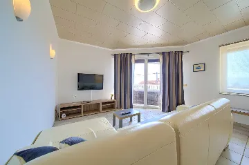 Linardići 3-Bedroom House with Private Pool & Jacuzzi