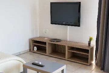 Linardići 3-Bedroom House with Private Pool & Jacuzzi