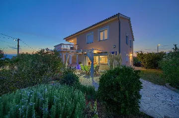 Linardići 3-Bedroom House with Private Pool & Jacuzzi