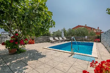 House in Brzac for Up to 5 Guests