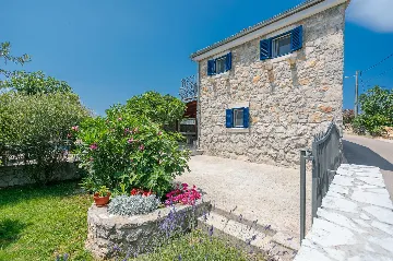 House in Brzac for Up to 5 Guests