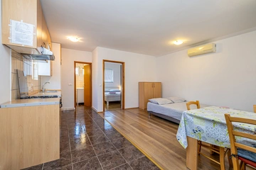 1-Bedroom Apartment with Private Pool in Linardići